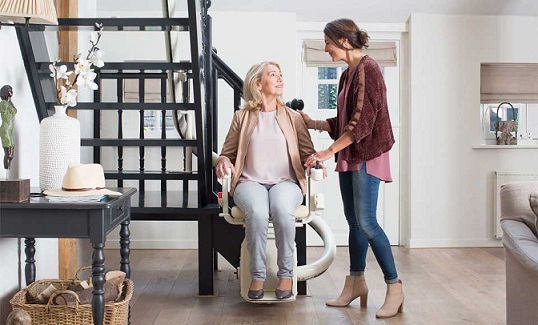 Seniors, installez un monte escalier