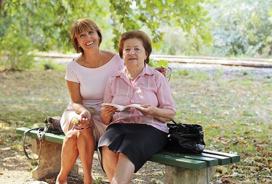 Aide personne âgée, Dame de compagnie senior