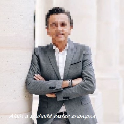 Alain, retraité de 65 ans travaille