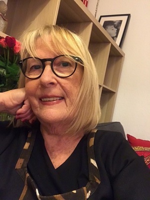 Anne Marie, 72 ans travaille